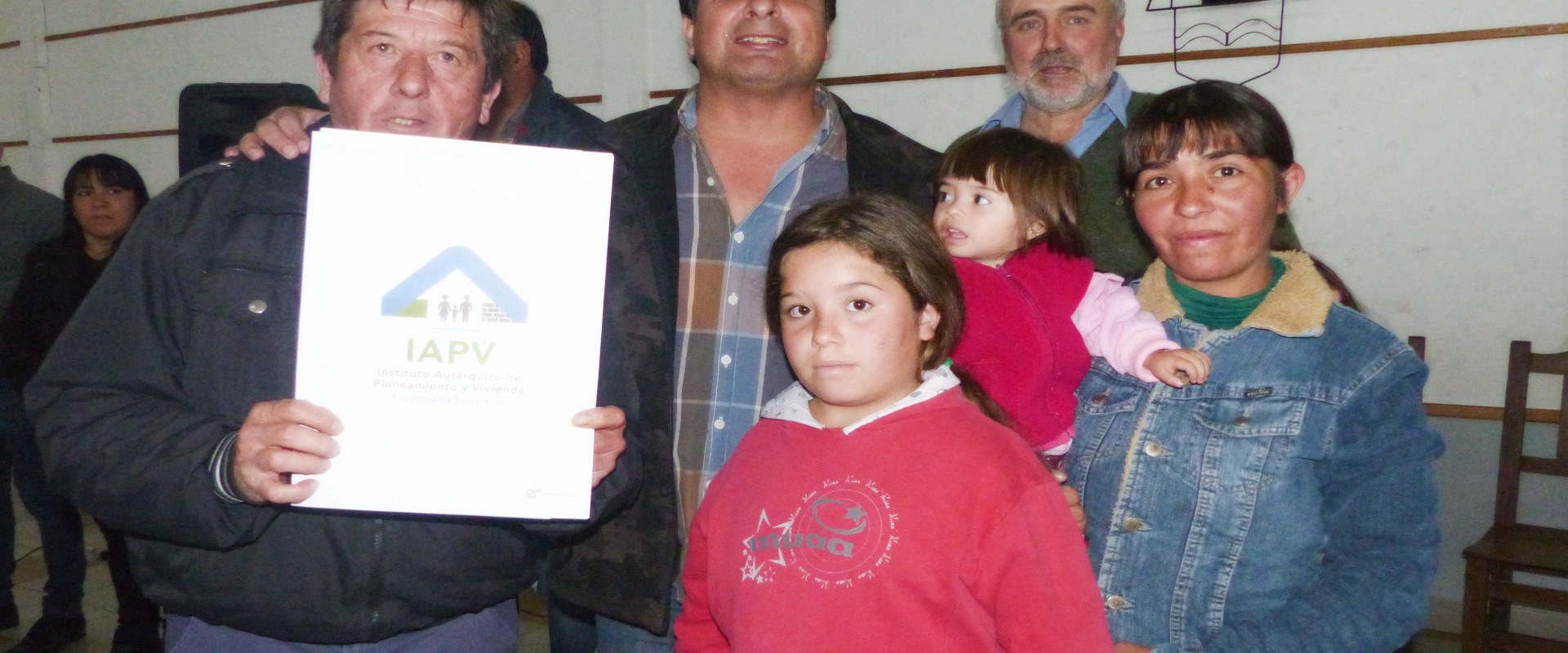 Treinta y nueve  familias de Rosario del Tala  cuentan con las escrituras de sus viviendas sociales