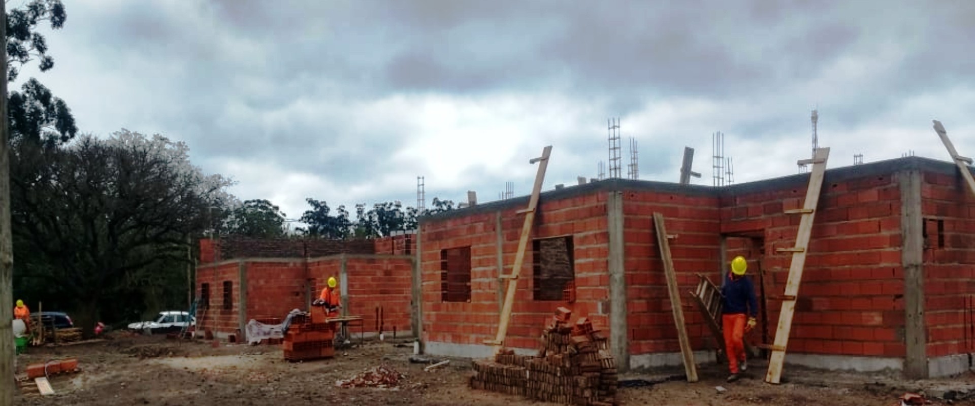 Progresa la construcción de viviendas en La Criolla