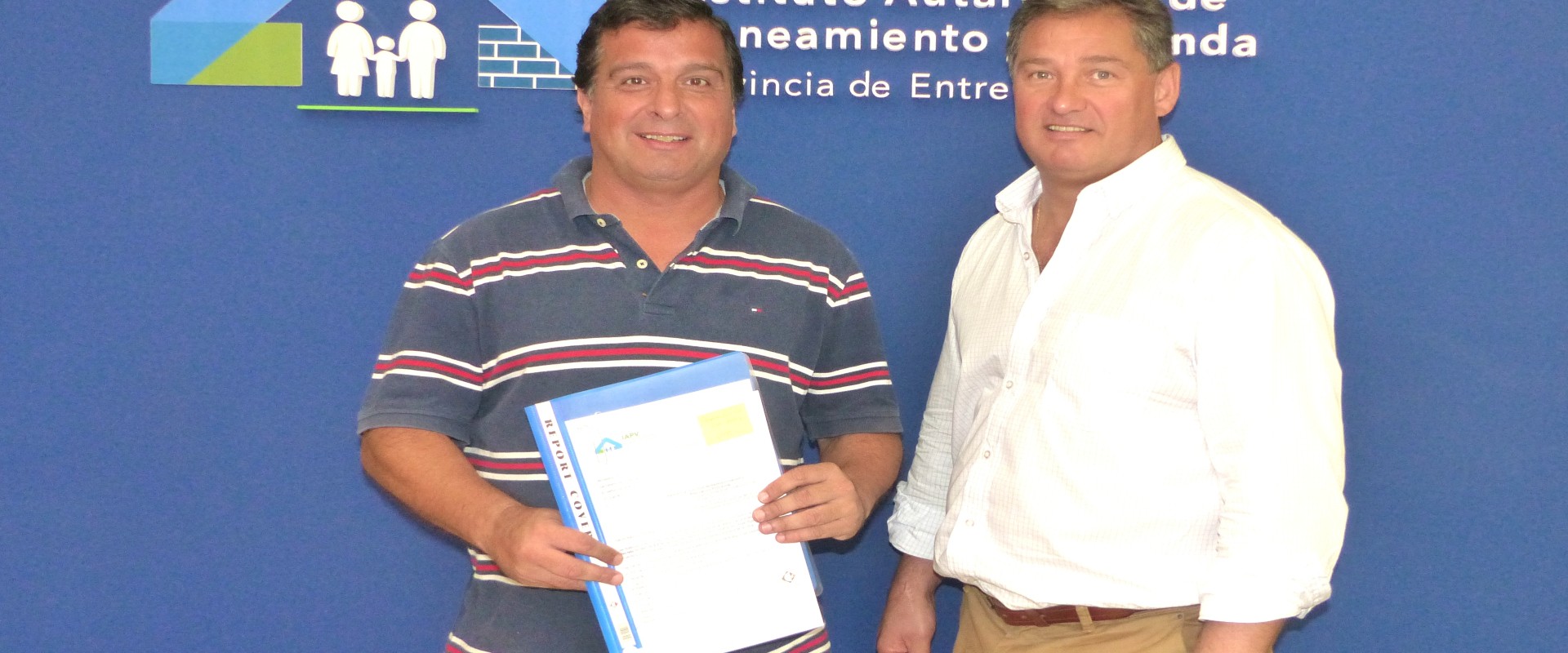 La provincia rubricó convenio para construir 15 viviendas para docentes en Diamante