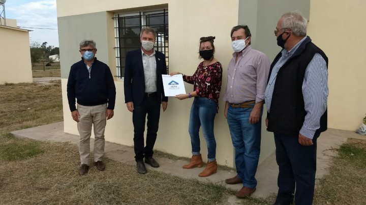 Familias de La Florida recibieron las llaves de sus viviendas propias