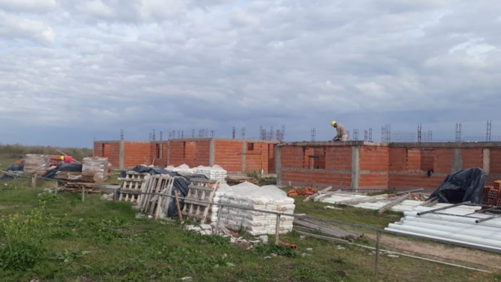 Con recursos provinciales reanudaron  la construcción de viviendas en dos localidades entrerrianas