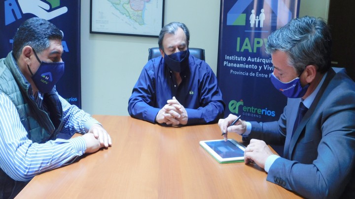 IAPV  y Banco de Entre Ríos  firmaron  convenio para el pago electrónico de cuotas