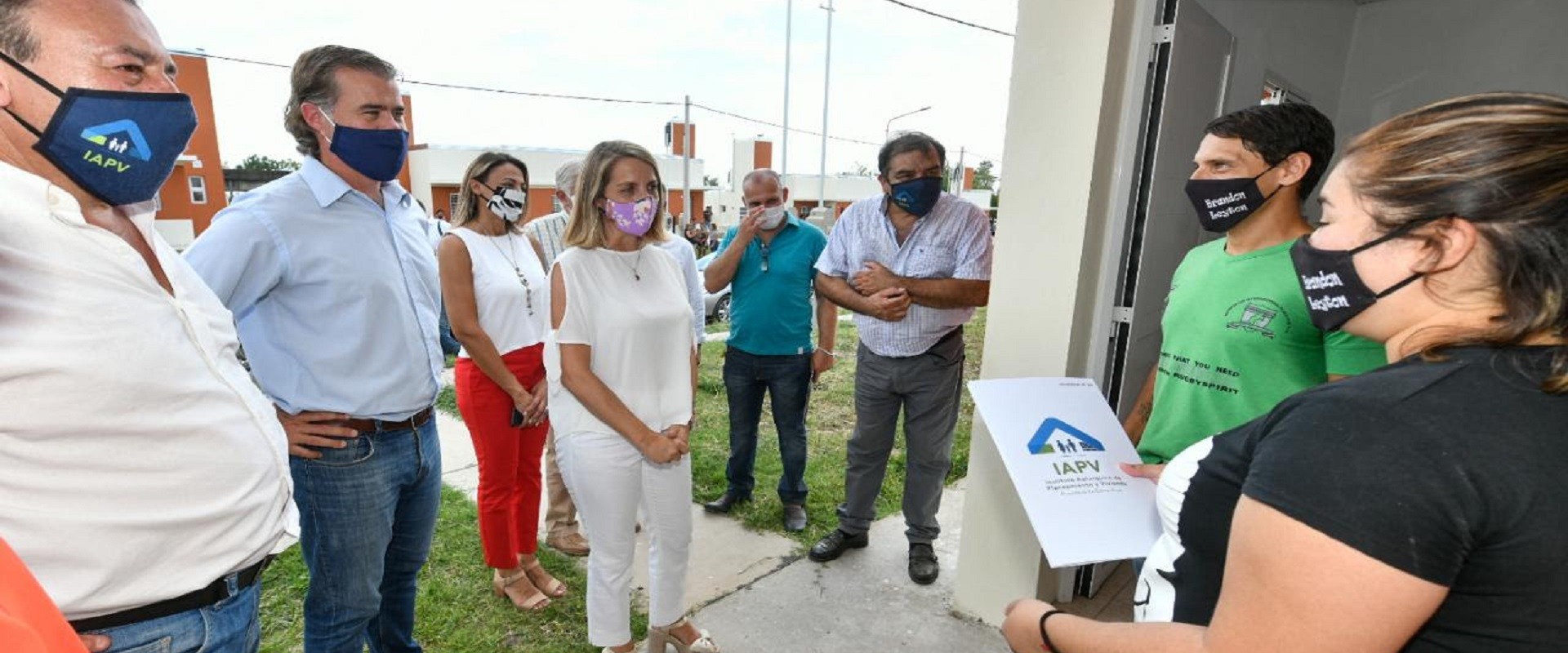 La vicegobernadora Stratta entregó viviendas y aportes en Gualeguaychú junto al intendente Piaggio
