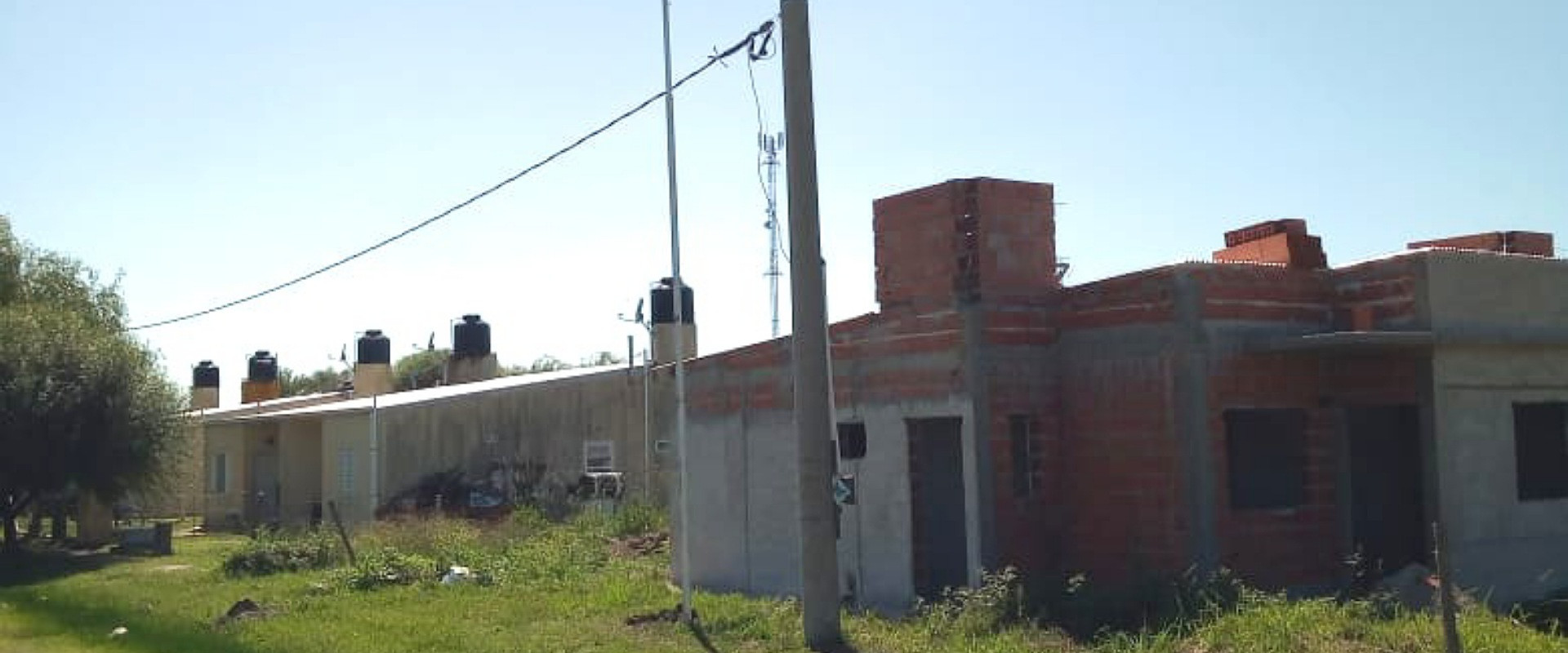 Con fondos provinciales reanudaron la construcción de viviendas en El Pingo