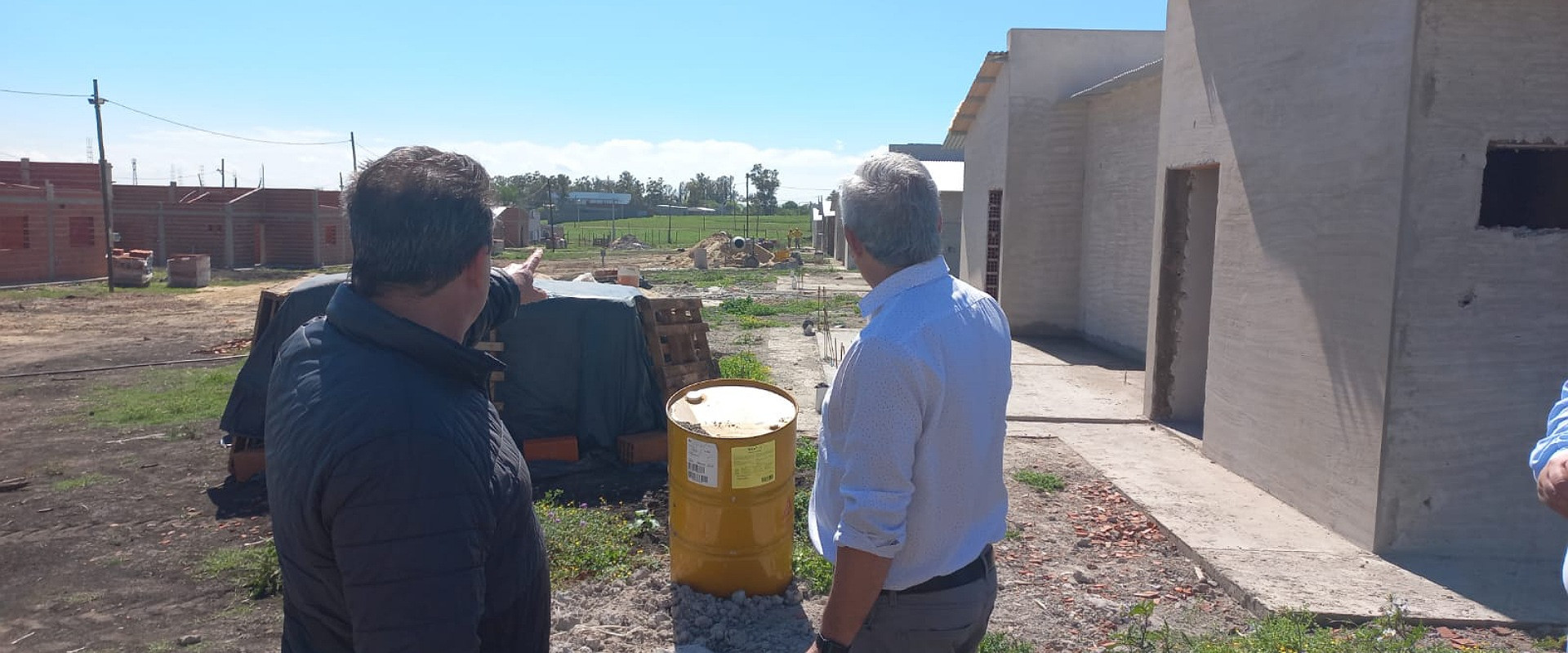 Observaron el avance de las viviendas que se construyen en Concepción del Uruguay con fondos propios