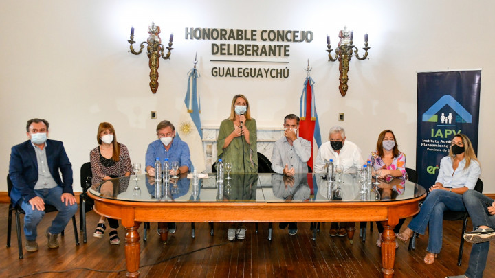 Seguimos gestionando políticas públicas que permitan transformar la realidad, dijo Stratta