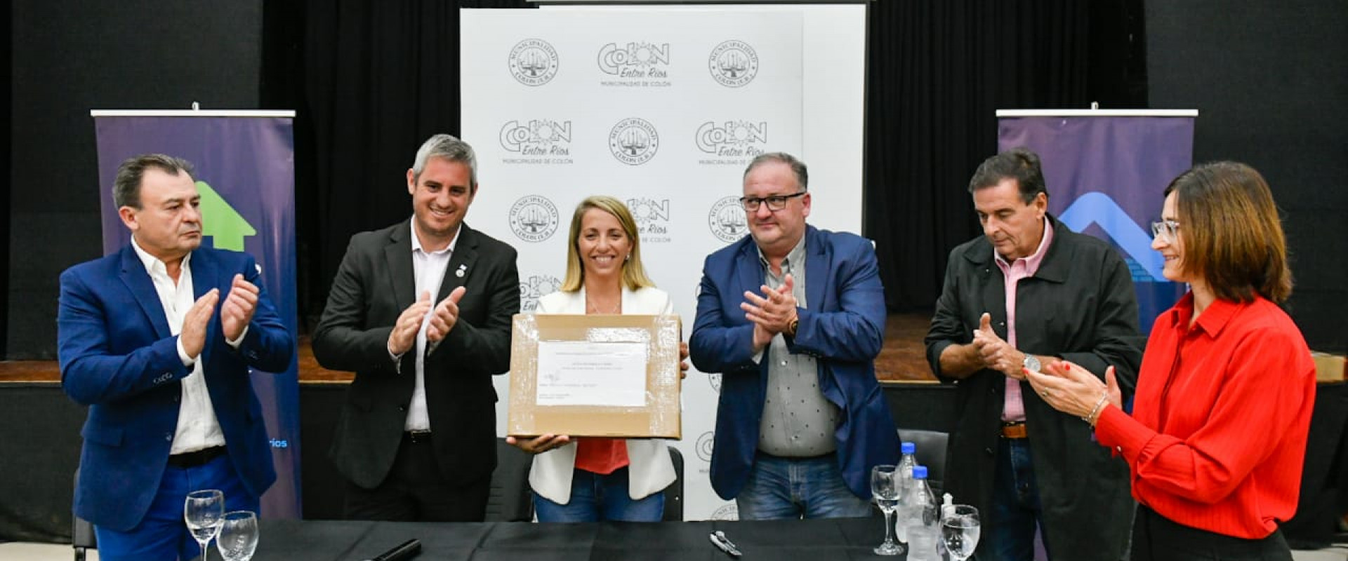 En Colón, Stratta participó de la apertura de sobres para la construcción de nuevas viviendas