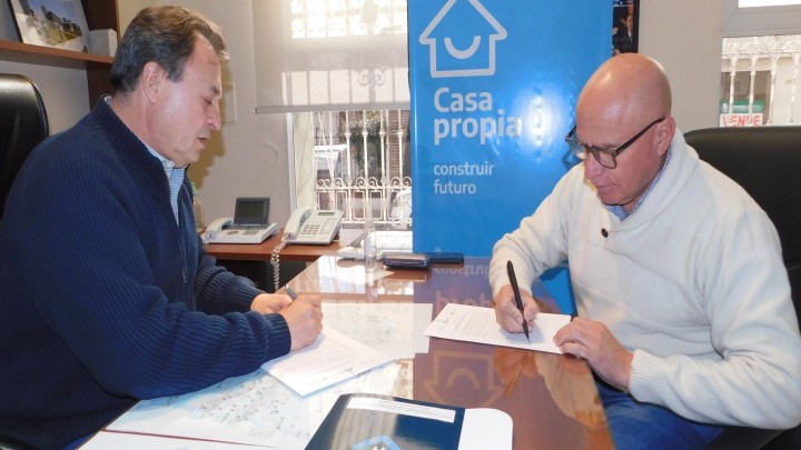 Construirán nuevas viviendas en Sauce de Luna y Villa Domínguez con fondos nacionales