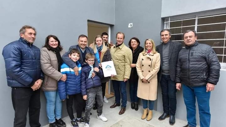 Bordet inauguró obras educativas y volvió a plantear alternativas sobre el gasoil