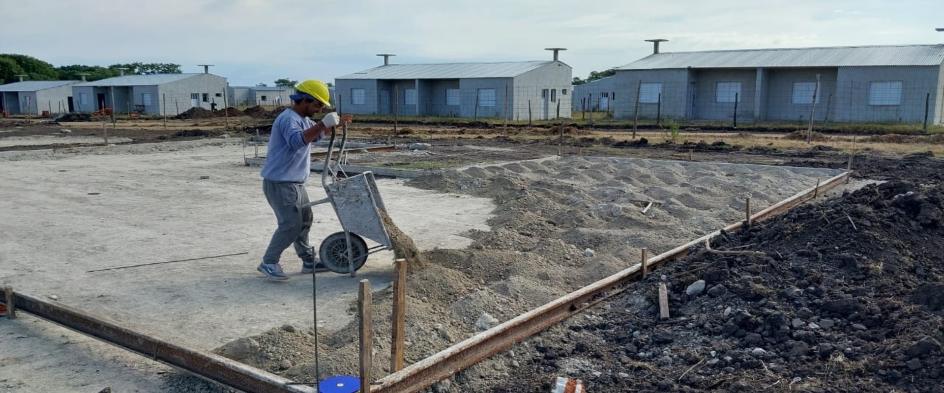 Comenzaron a construirse con fondos nacionales 60 viviendas en La Paz