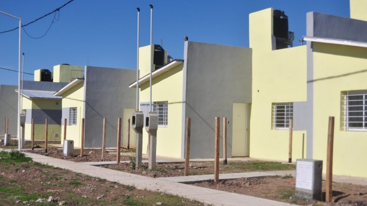 Se licitarán con fondos provinciales nuevas viviendas para La Paz y Gualeguaychú