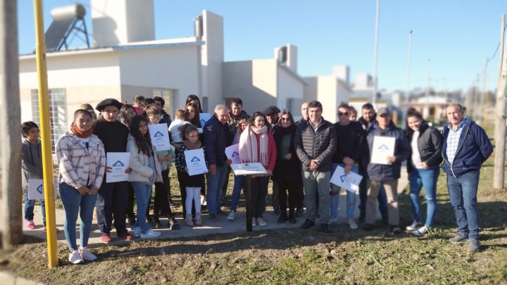 Se inauguraron nuevas viviendas del IAPV en Ceibas con fondos provinciales
