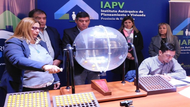 Familias de cinco localidades salieron preadjudicadas en sorteos de viviendas
