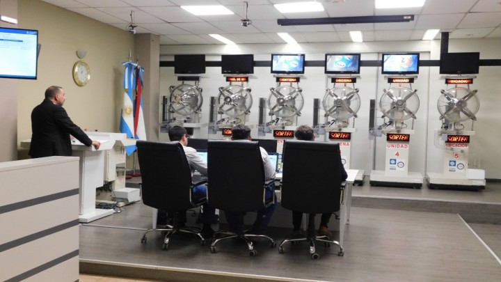 Se atenderá por turnos a los preadjudicatarios de las 500 viviendas de Paraná