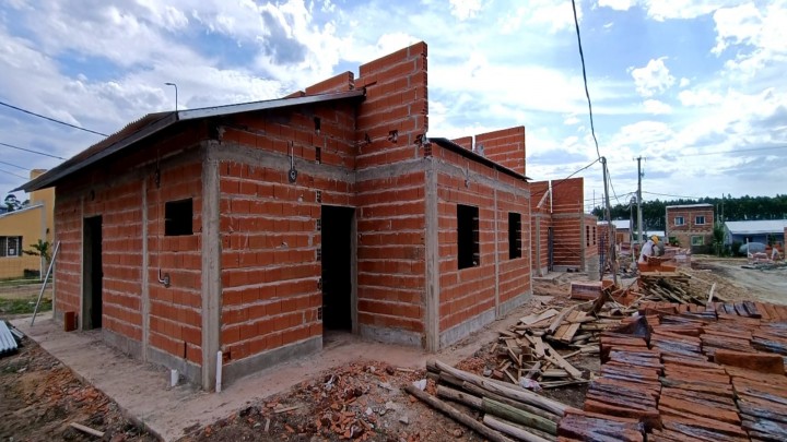 Más de 1350 nuevas viviendas en ejecución para mejorar la calidad de vida de los entrerrianos