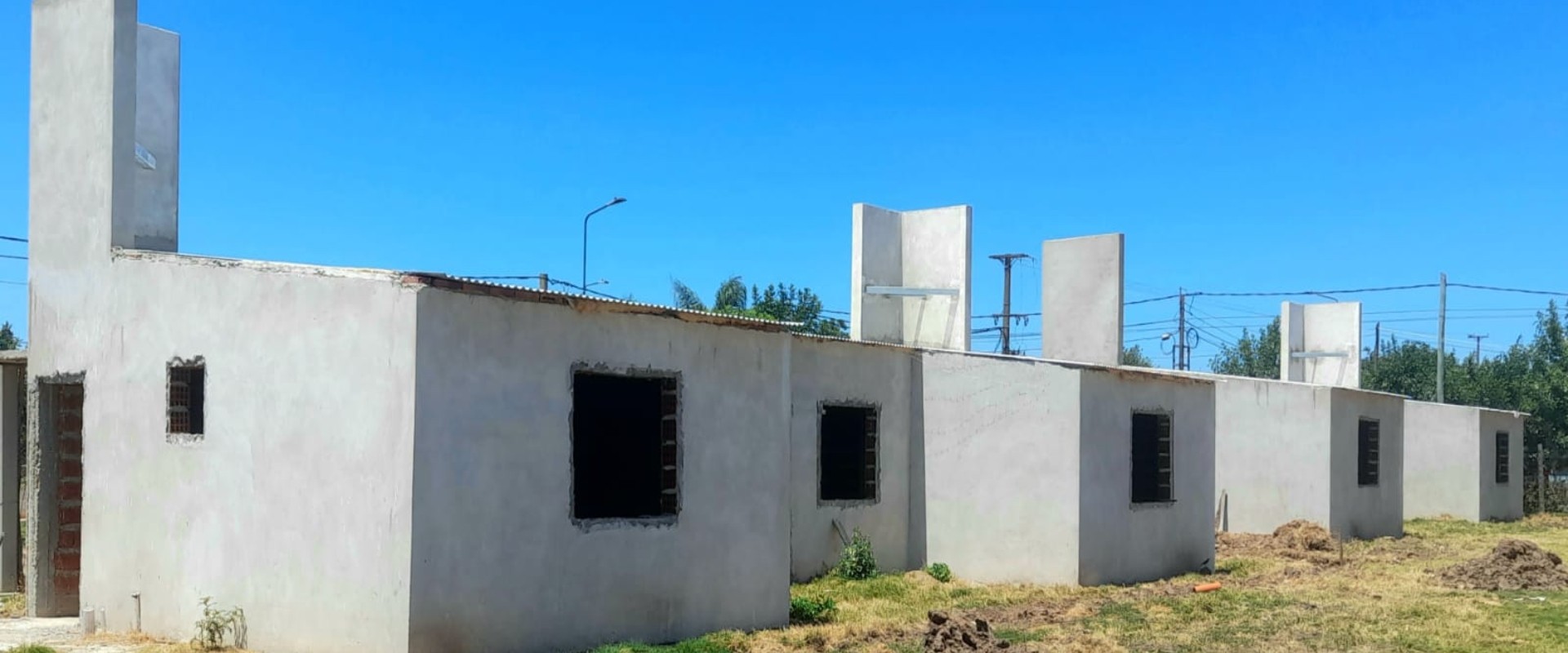 Con fondos provinciales se construyen 16 viviendas en Villa del Rosario