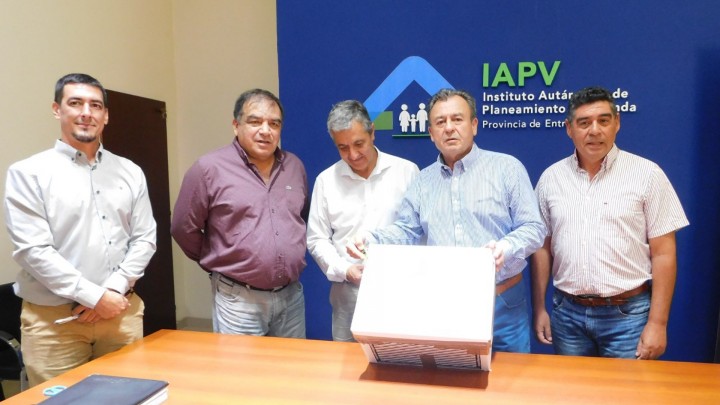 Se licitaron con fondos provinciales nuevas viviendas para docentes y municipales de Urdinarrain y General Ramírez