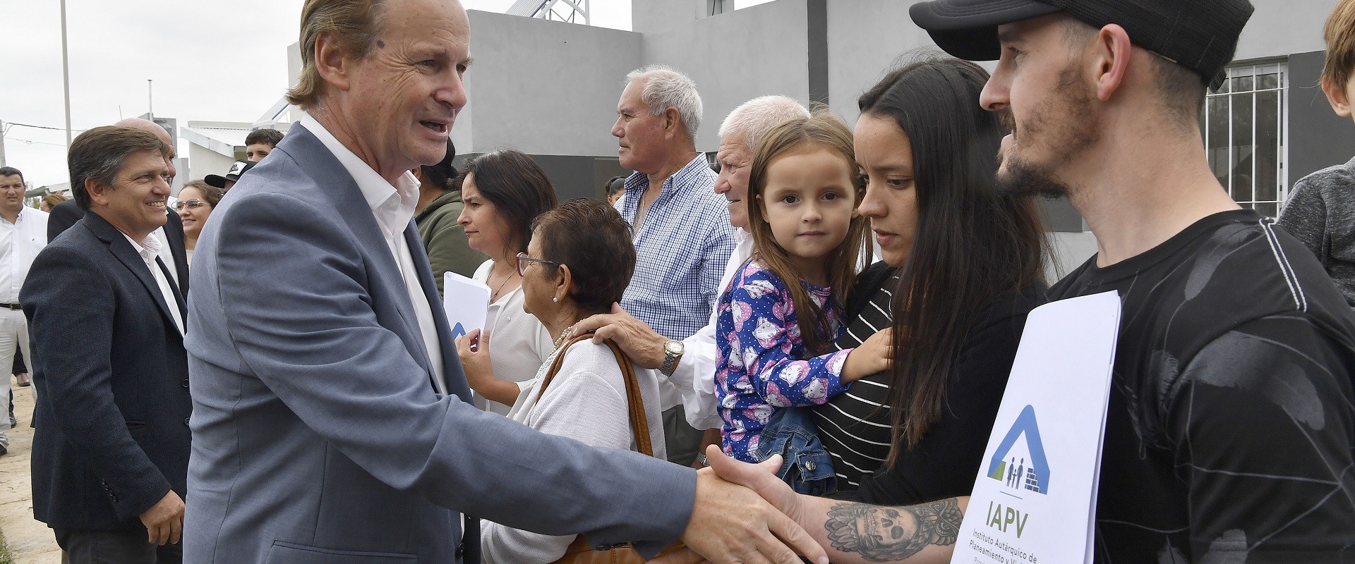Bordet: Trabajamos para que cada vez más familias entrerrianas accedan a la casa propia