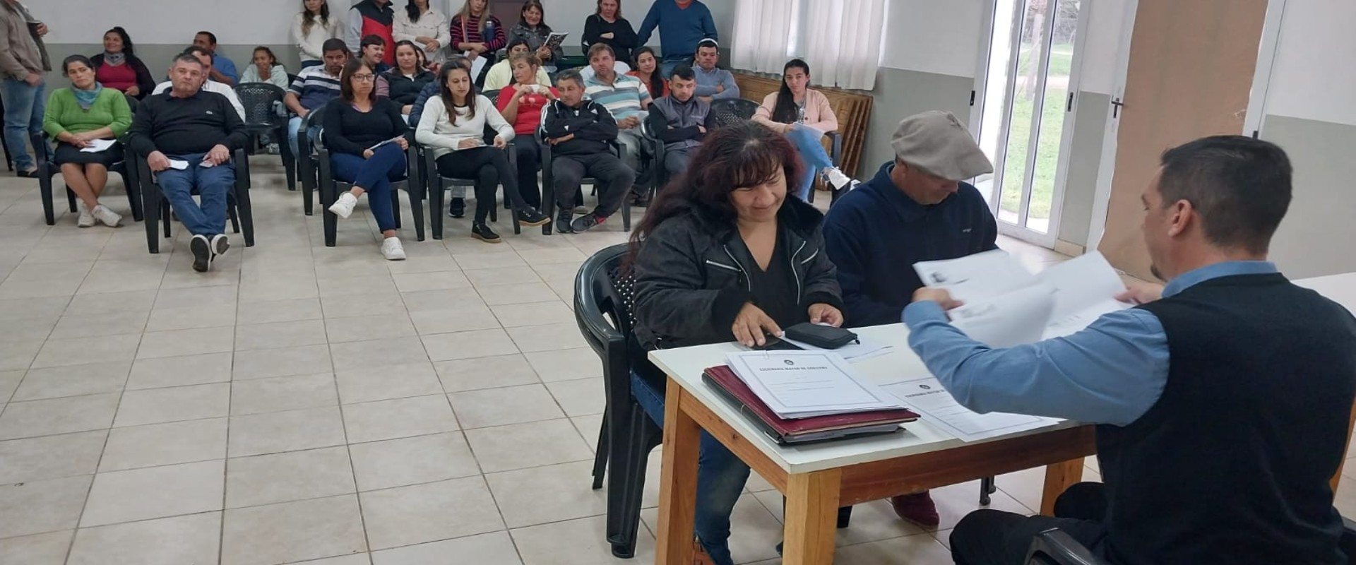 Familias de Concepción del Uruguay y comuna Tala contarán con las escrituras de sus viviendas