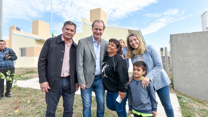 Bordet:La viviendas y los salarios dignos son claves para nuestros docentes