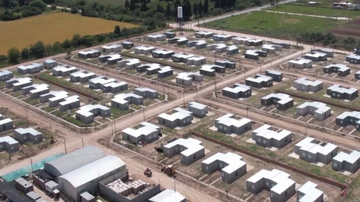 El lunes se entregarán 500 viviendas de Paraná