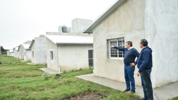 Verificaron grados de avance en las viviendas que se terminarán en Santa Elena y La Paz