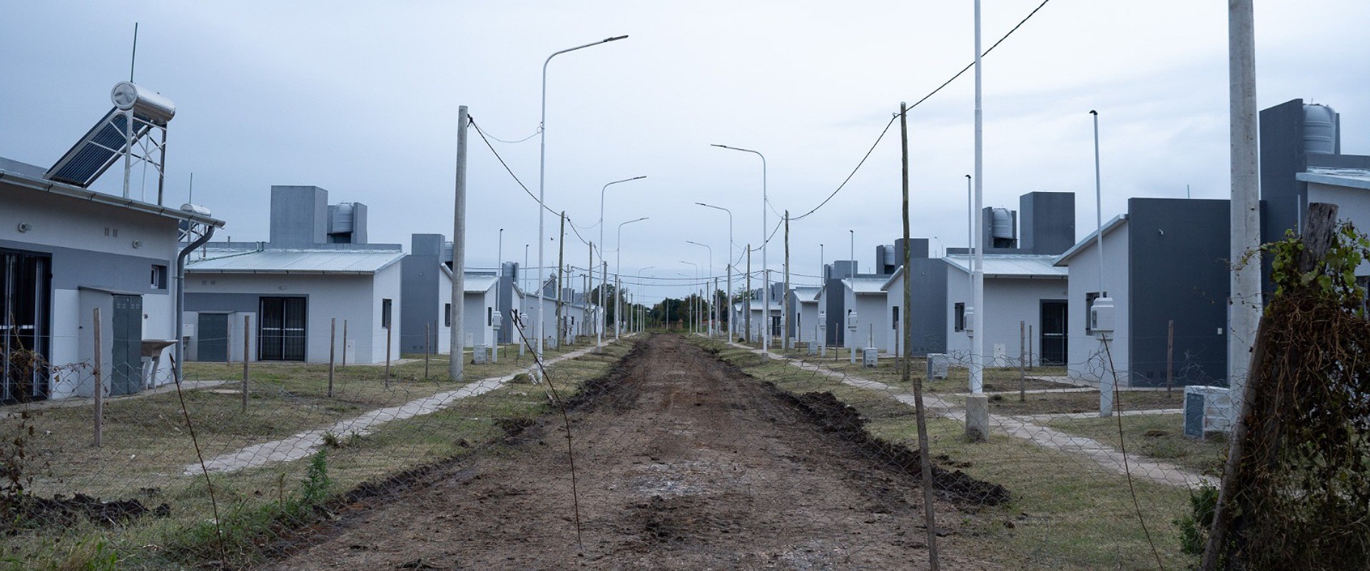 Recorrieron obras de viviendas que se terminarán en Estancia Grande, San Salvador y Villaguay