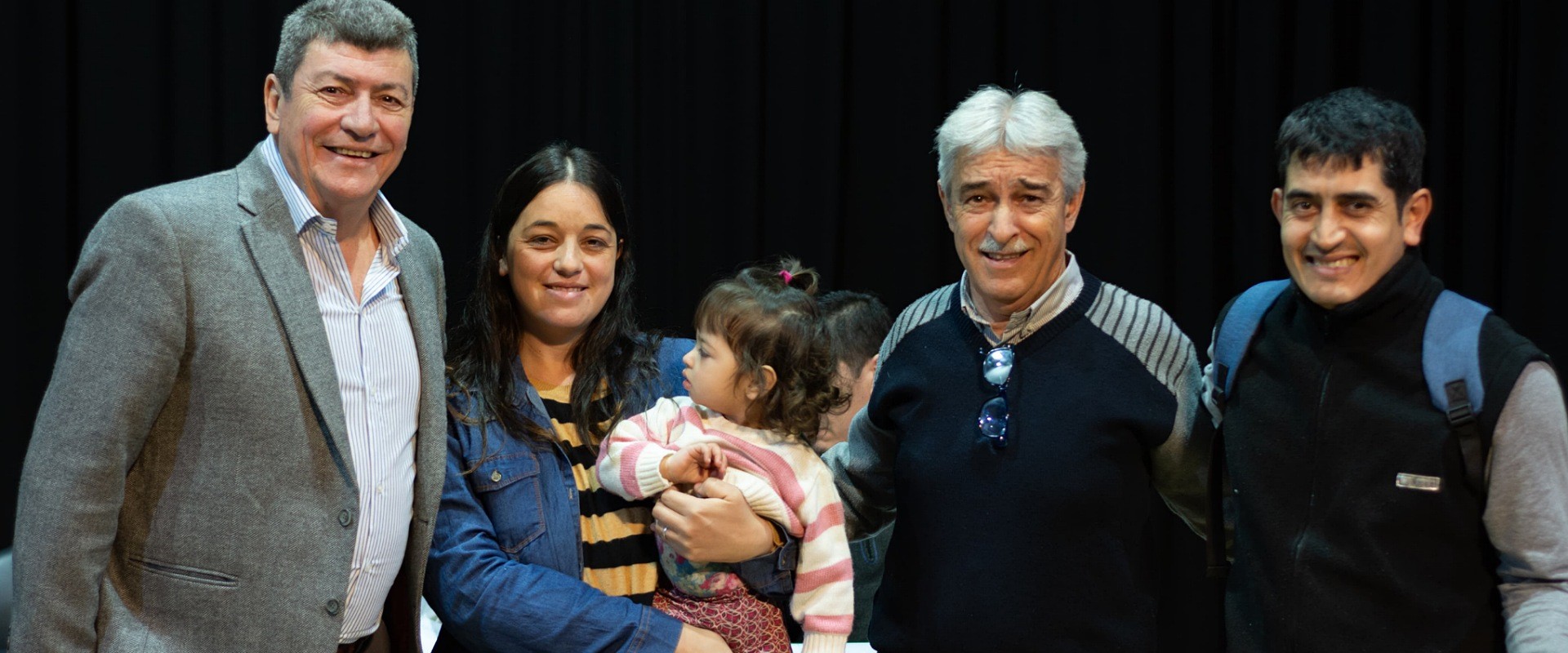 Familias de seis localidades del departamento Uruguay contarán con las escrituras de sus viviendas