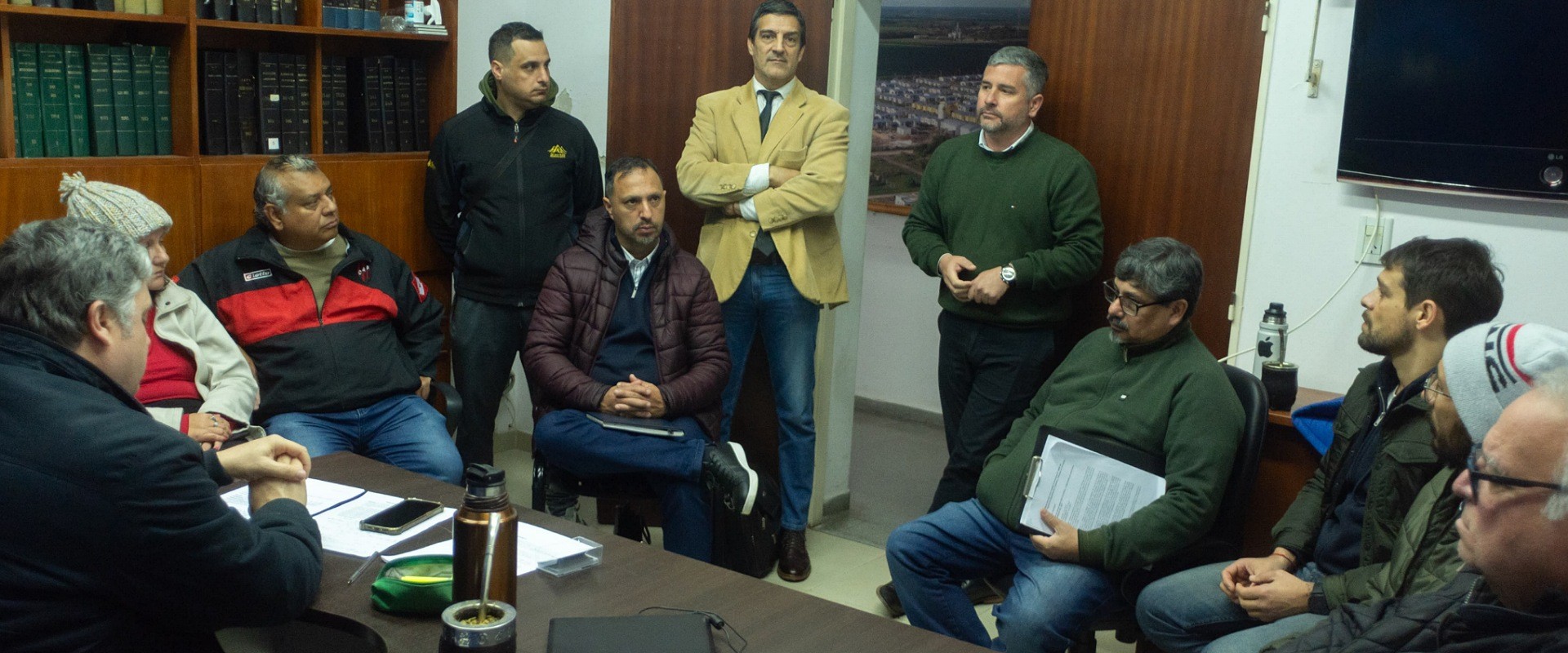 Trabajan en la regularización dominial de grupos habitacionales del IAPV en Paraná