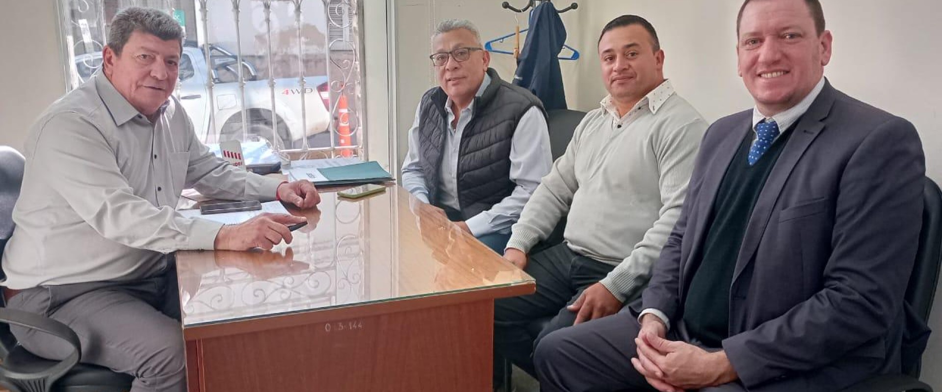 IAPV y  municipales de Diamante trabajan en futuras soluciones habitacionales