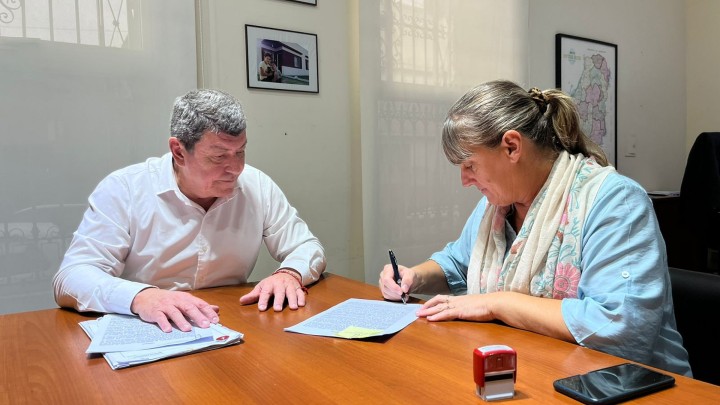 Se firmó comodato entre IAPV y comuna Colonia Roca