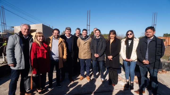 Funcionarios provinciales recorrieron viviendas reactivadas en San José de Feliciano
