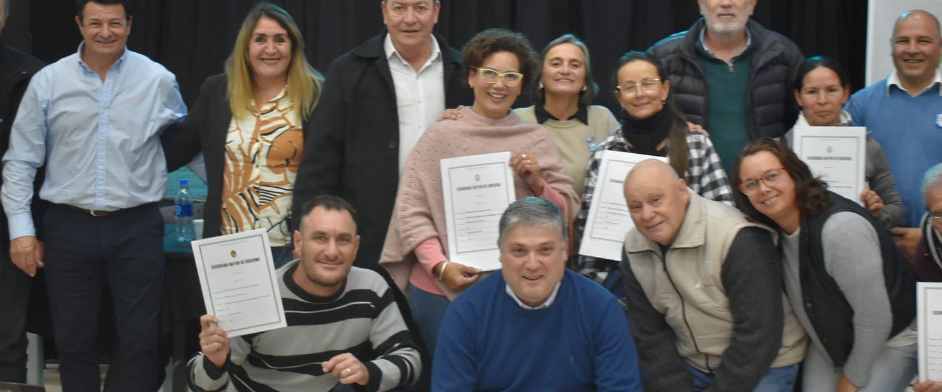 Más de 170 familias del departamento Colón accedieron a la escritura de sus viviendas
