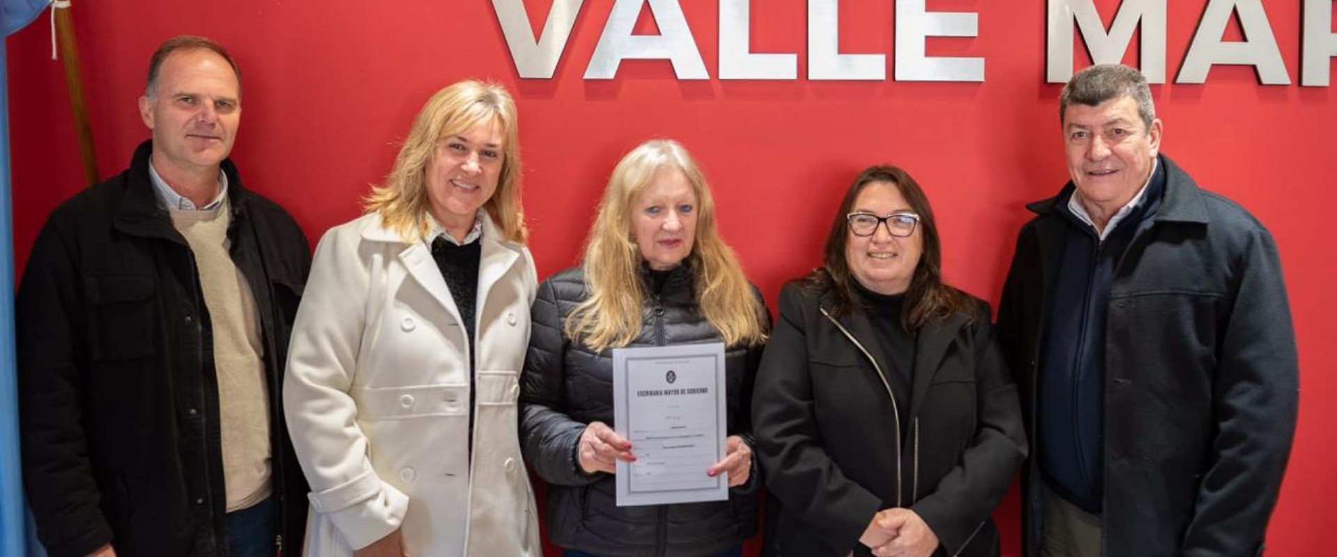 Familias de Diamante y Valle María avanzan en la regularización de sus viviendas