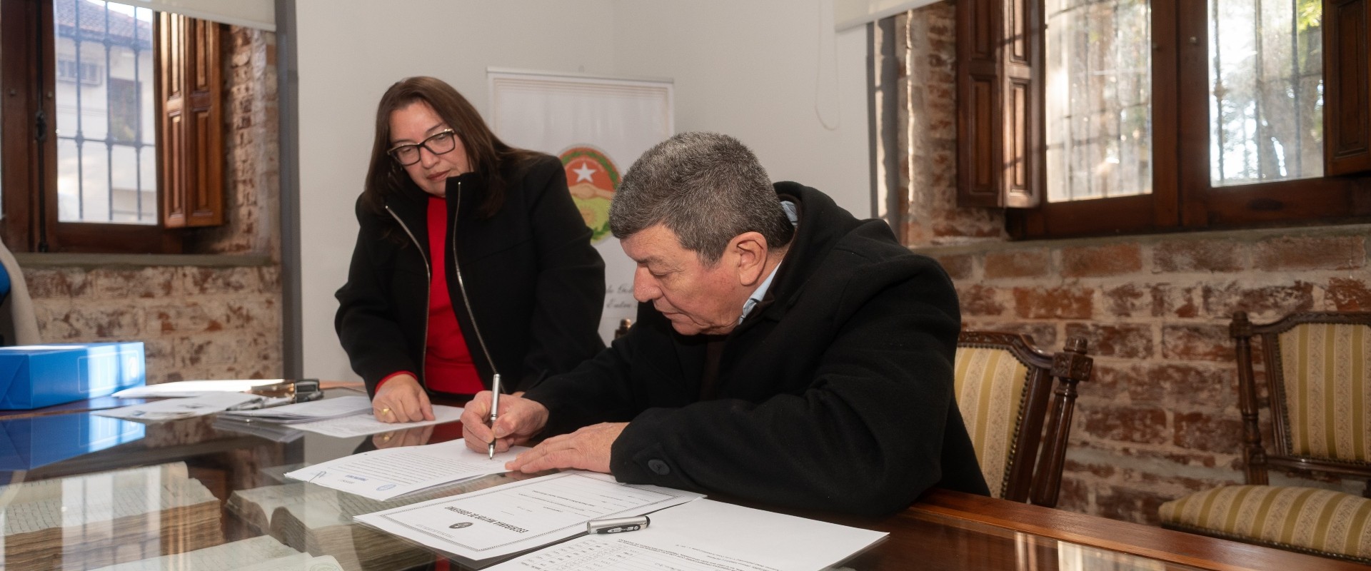 Familias de Paraná firmaron las escrituras de sus viviendas