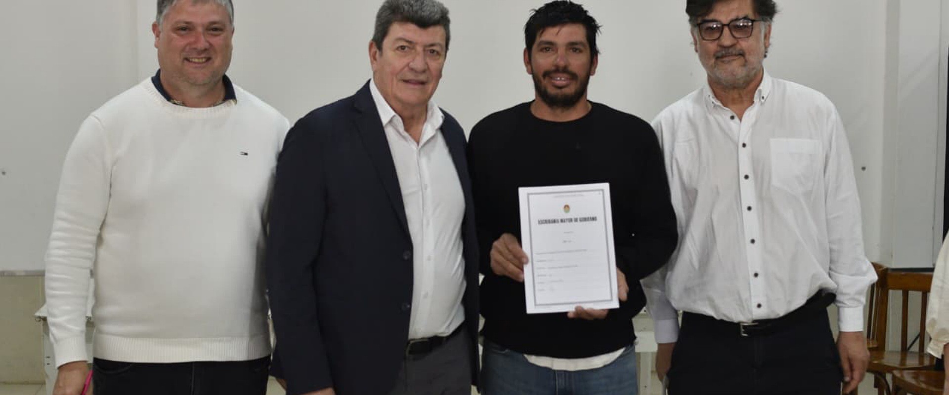 La provincia entregó escrituras de viviendas en Villaguay