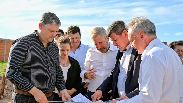 Ms de 300 familias de Concepcin del Uruguay se benefician con la pavimentacin en barrios del IAPV