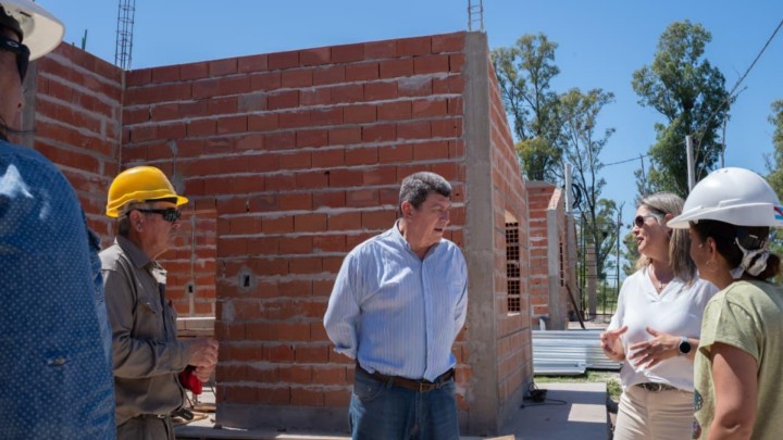 Avanzan las viviendas que se construyen en Piedras Blancas