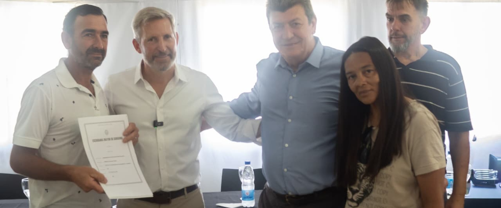 El gobernador inauguró la ampliación de la red de gas natural y entregó escrituras a familias de Maciá