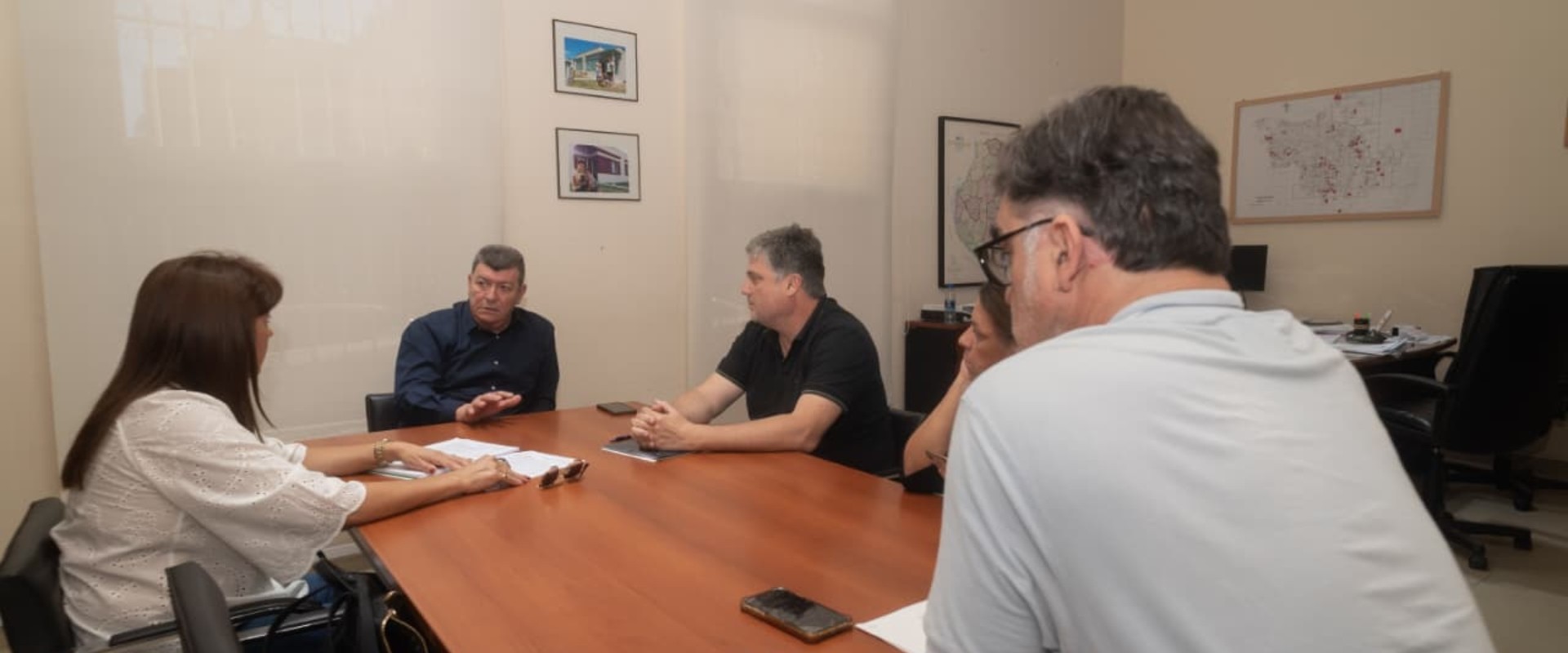 Coordinan políticas de vivienda para fortalecer la agenda provincial en Feliciano