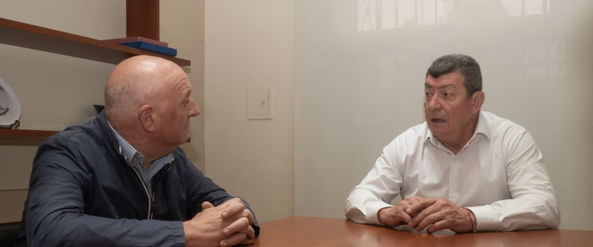 Provincia y municipios coordinan acciones para atender la demanda habitacional