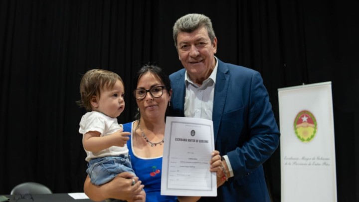 Se firmaron 117 escrituras de viviendas en Concepci&oacute;n del Uruguay