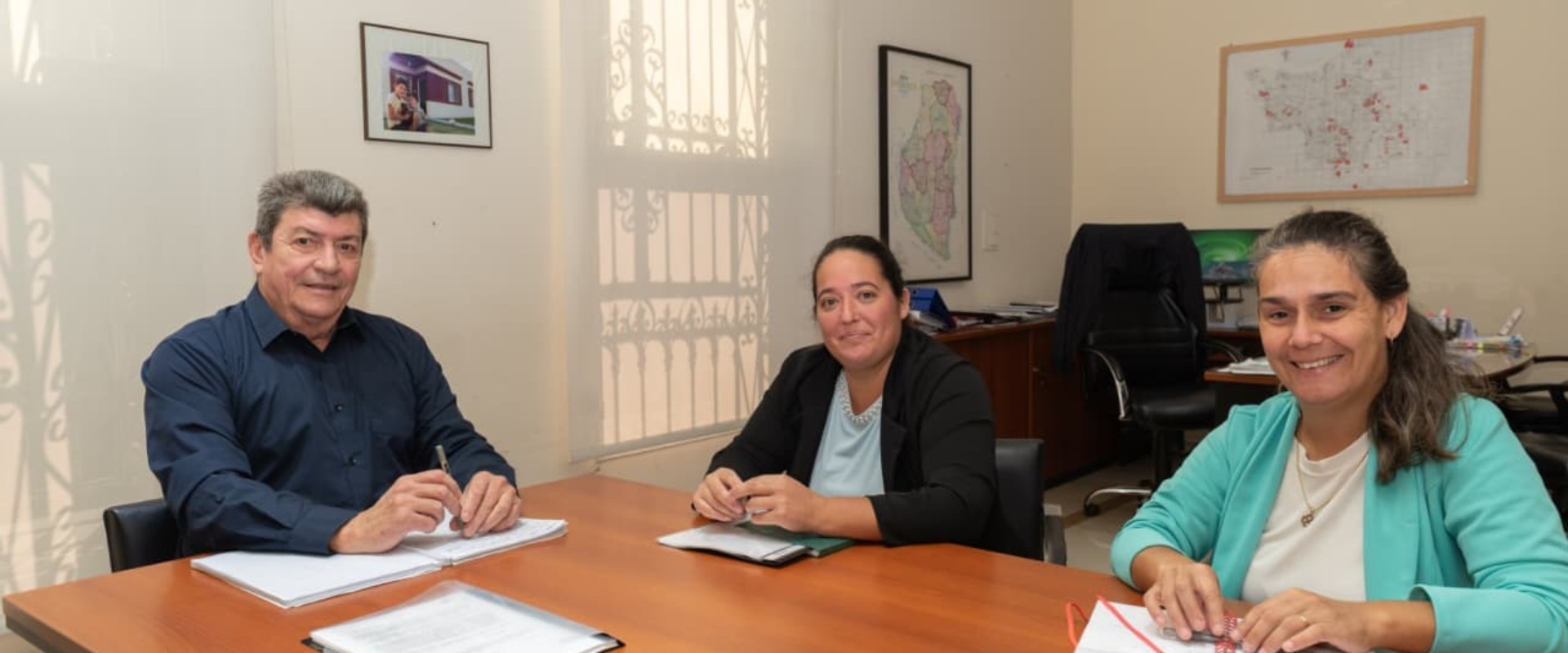 El IAPV y la comuna de Crucesitas Tercera trabajan en pol&iacute;ticas habitacionales