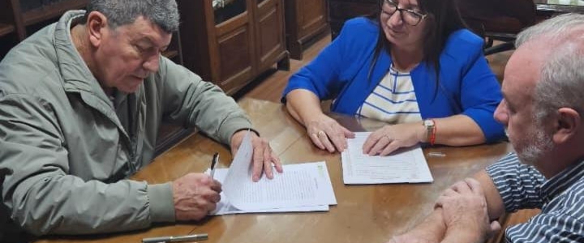 Se firmaron contratos para la ejecuci&oacute;n de viviendas en Concordia y Los Conquistadores