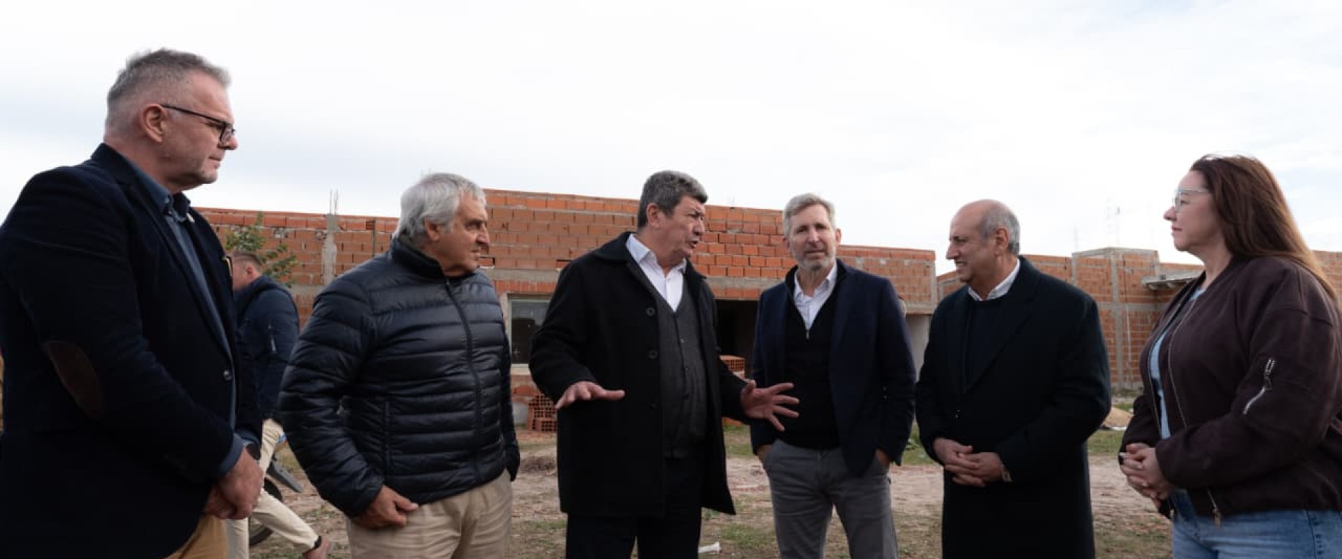 El Gobierno provincial ejecuta 30  soluciones habitacionales en Santa Elena