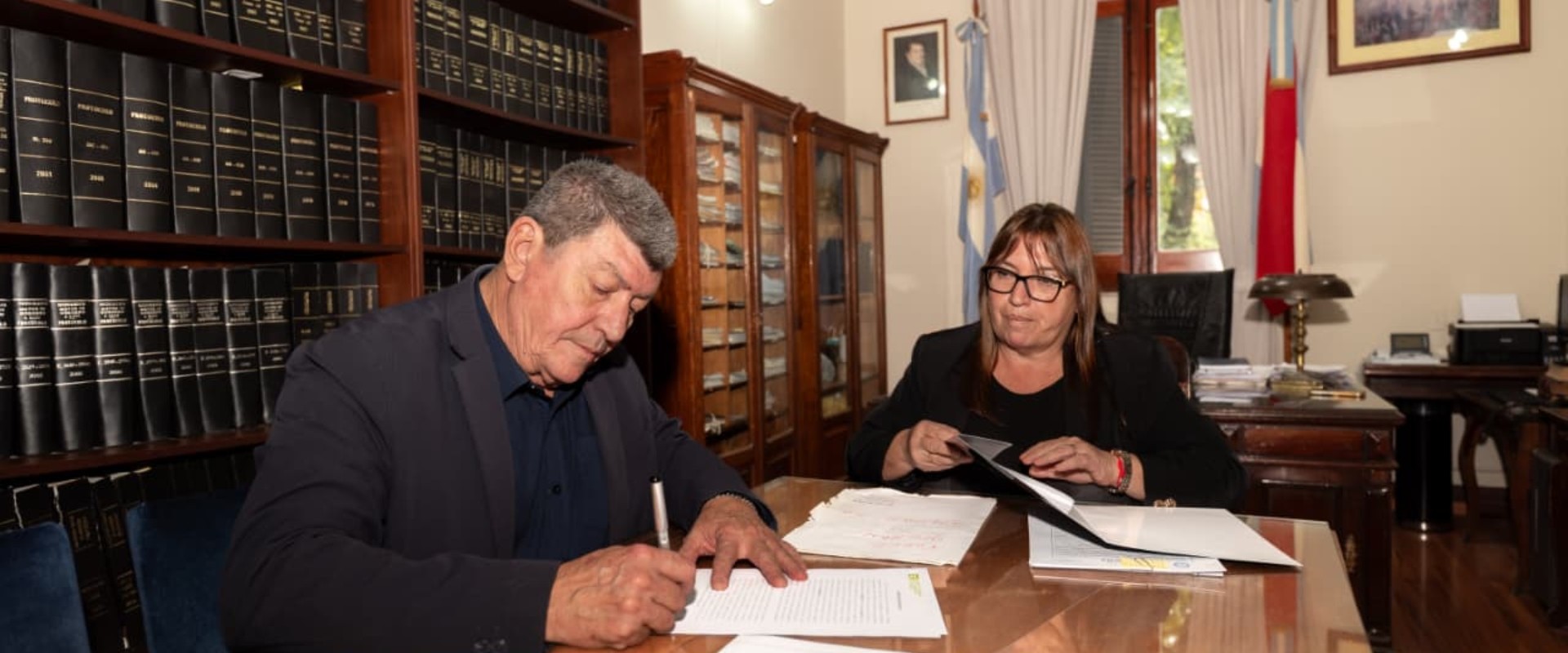 Mar&iacute;a Grande es el primer municipio en firmar convenio para construir viviendas con financiamiento provincial