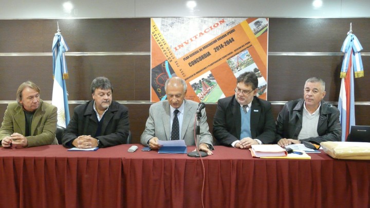 Se abrieron los sobres para nuevas viviendas del IAPV para Puerto Yeruá